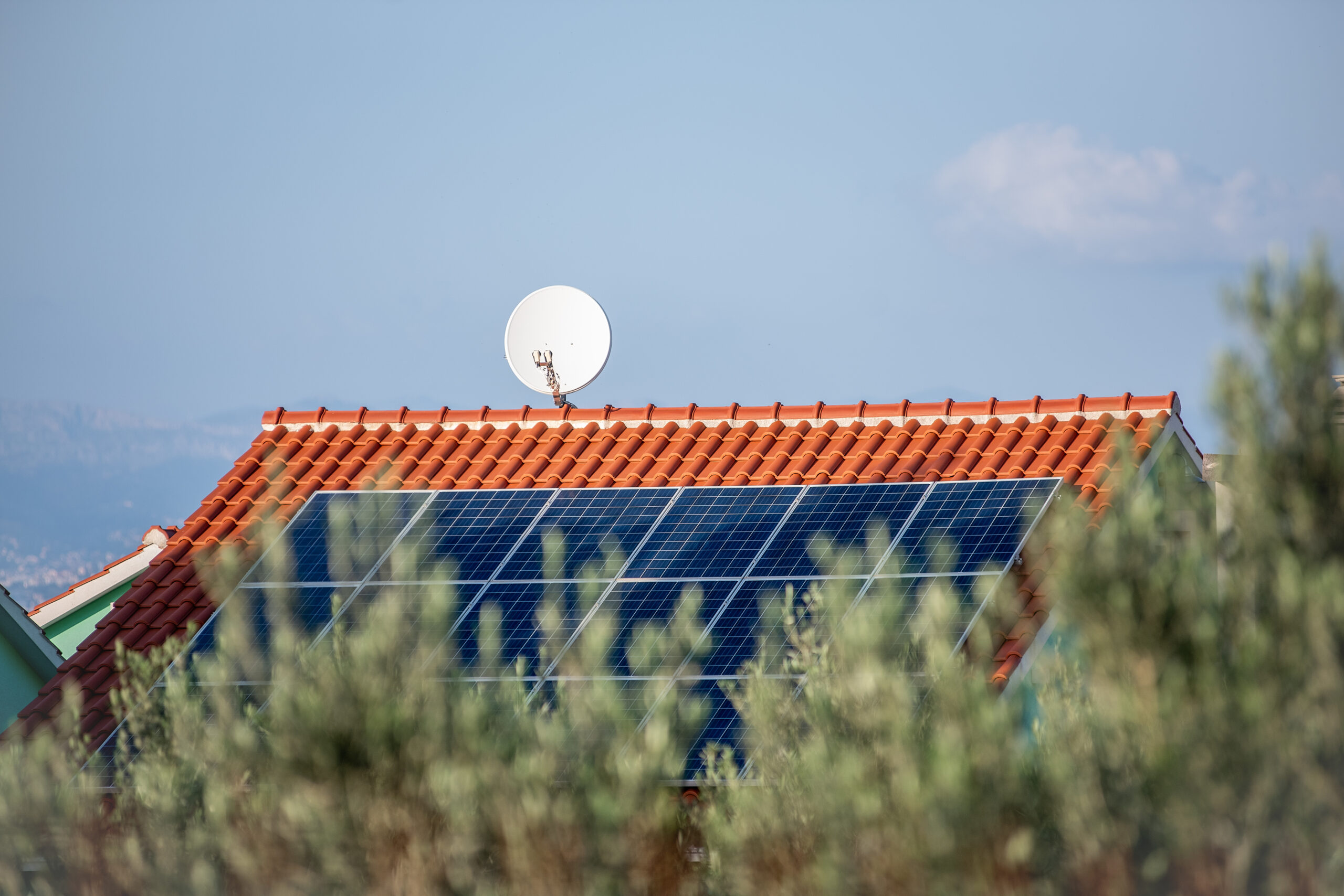 Konstrukcja fotowoltaiczna na dachu skośnym